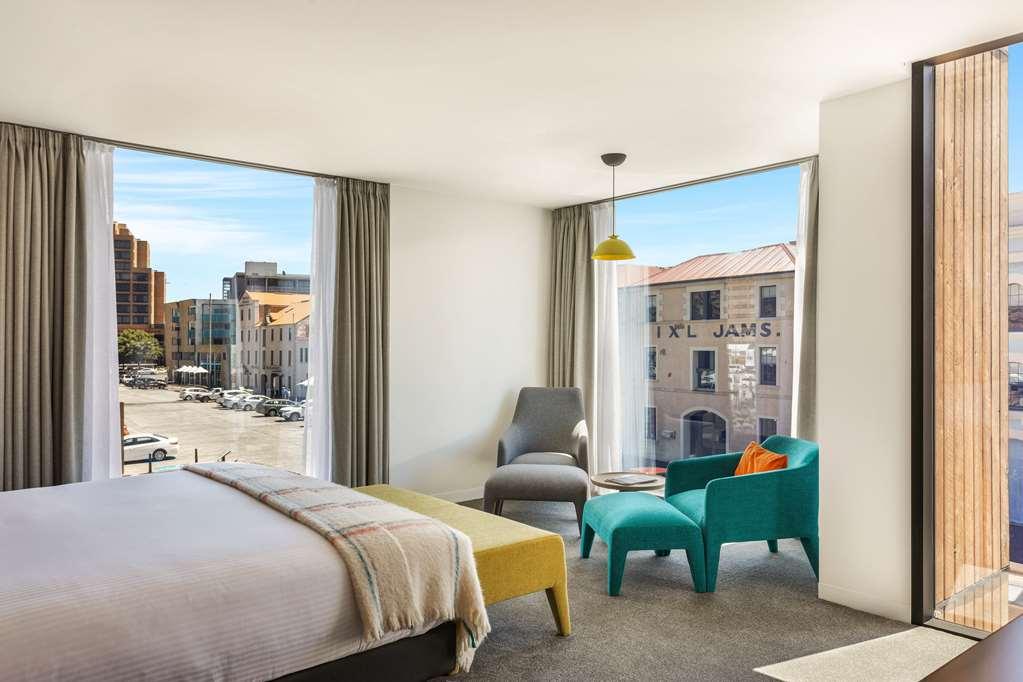 הובארט Macq 01 Hotel חדר תמונה A bedroom at the hotel