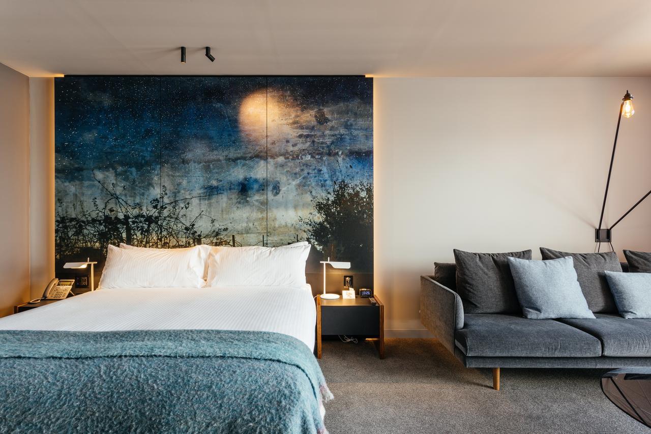 הובארט Macq 01 Hotel מראה חיצוני תמונה A bedroom at The Standard London