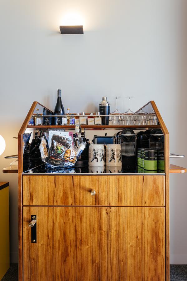 הובארט Macq 01 Hotel מראה חיצוני תמונה A bar cart