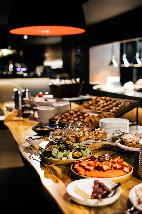 הובארט Macq 01 Hotel מראה חיצוני תמונה A buffet at a hotel
